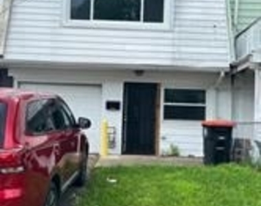 2518 Peoples Street - Photo Thumbnail 7