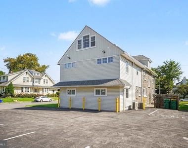 812 Darby Road - Photo Thumbnail 25