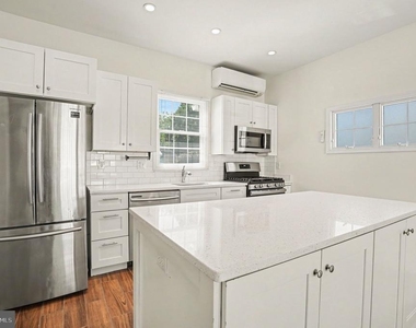812 Darby Road - Photo Thumbnail 7