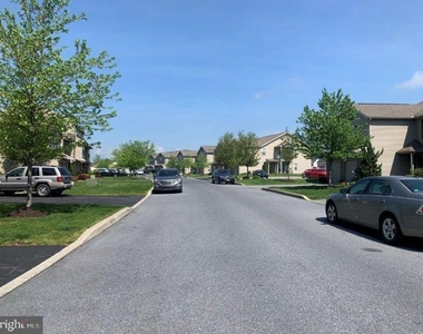 275 Thrush Drive - Photo Thumbnail 2