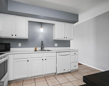 10 Terry Court - Photo Thumbnail 5
