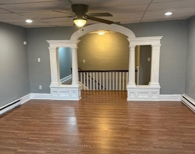 230 E Lincoln Highway - Photo Thumbnail 3