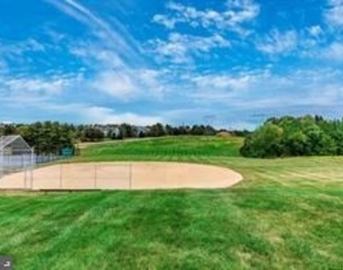 936 Railway Square - Photo Thumbnail 29