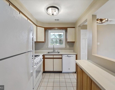 936 Railway Square - Photo Thumbnail 7