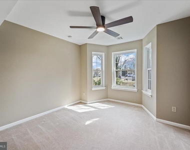 936 Railway Square - Photo Thumbnail 15