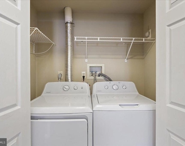 936 Railway Square - Photo Thumbnail 13