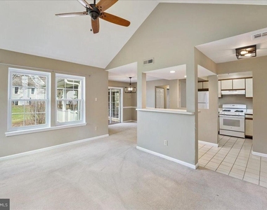 936 Railway Square - Photo Thumbnail 5
