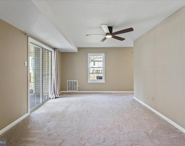 936 Railway Square - Photo Thumbnail 16