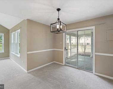 936 Railway Square - Photo Thumbnail 9