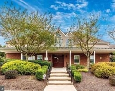 936 Railway Square - Photo Thumbnail 25