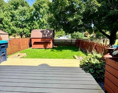 122 Caernarvon Court - Photo Thumbnail 23