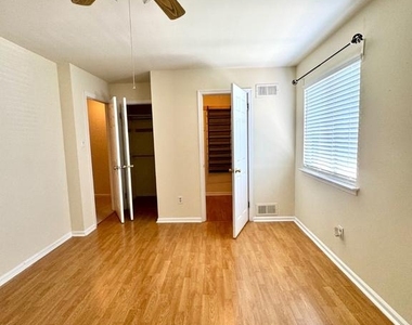 122 Caernarvon Court - Photo Thumbnail 13