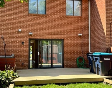 122 Caernarvon Court - Photo Thumbnail 26