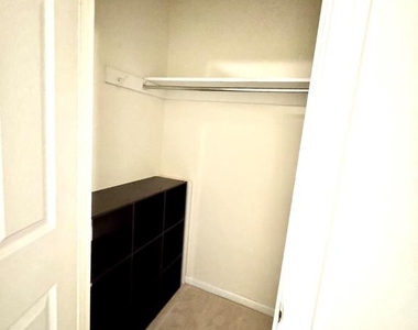 122 Caernarvon Court - Photo Thumbnail 22