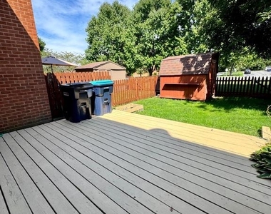 122 Caernarvon Court - Photo Thumbnail 25