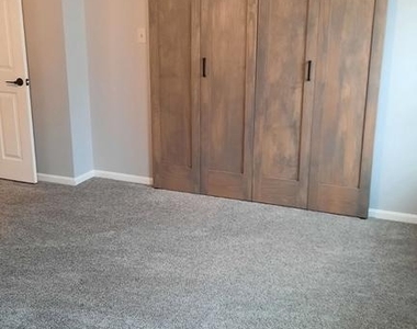 702 Allenview Drive - Photo Thumbnail 14