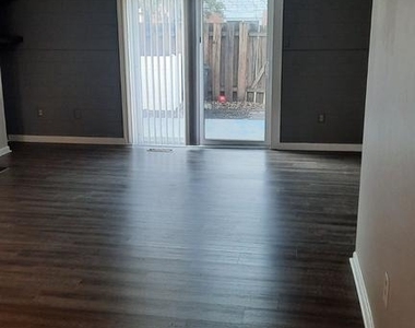 702 Allenview Drive - Photo Thumbnail 8