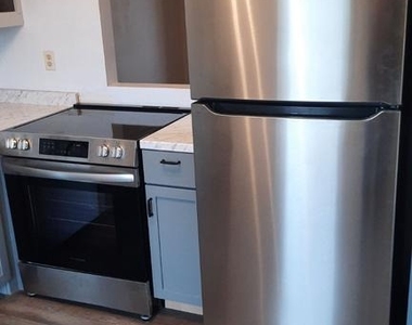 702 Allenview Drive - Photo Thumbnail 4