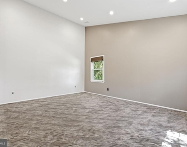 1272 Knox Drive - Photo Thumbnail 9