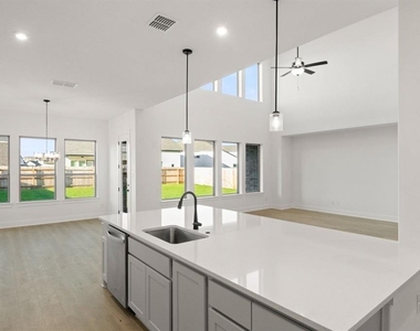 373 Hollister Dr - Photo Thumbnail 15