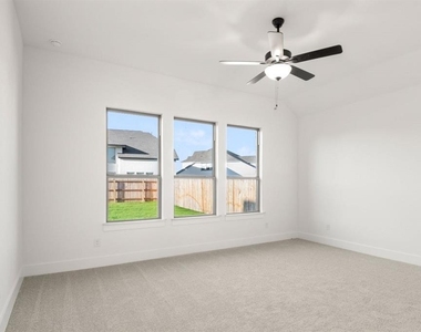 373 Hollister Dr - Photo Thumbnail 19