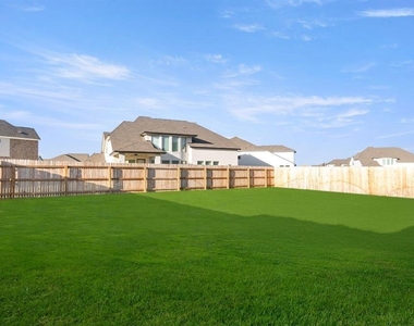 373 Hollister Dr - Photo Thumbnail 28