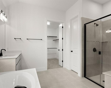 373 Hollister Dr - Photo Thumbnail 24