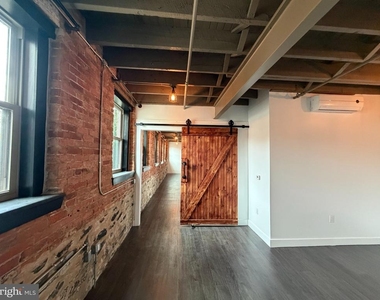 820 W Market Street - Photo Thumbnail 15