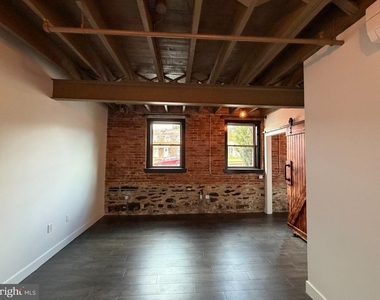 820 W Market Street - Photo Thumbnail 14