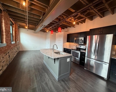 820 W Market Street - Photo Thumbnail 2