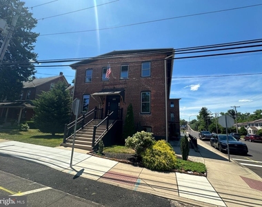 820 W Market Street - Photo Thumbnail 18