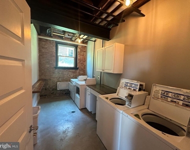 820 W Market Street - Photo Thumbnail 17