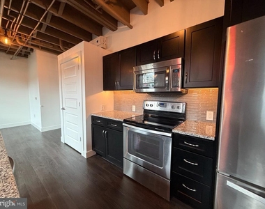820 W Market Street - Photo Thumbnail 1