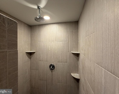 820 W Market Street - Photo Thumbnail 10