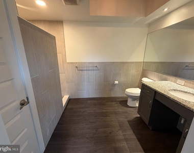 820 W Market Street - Photo Thumbnail 9