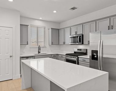 322 Bonnet Blvd - Photo Thumbnail 8