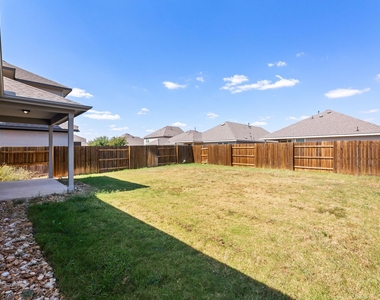 322 Bonnet Blvd - Photo Thumbnail 3
