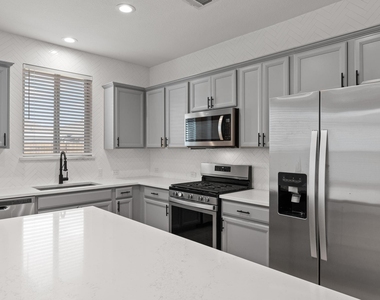 322 Bonnet Blvd - Photo Thumbnail 1
