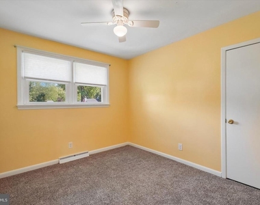 2176 Meadowview Drive - Photo Thumbnail 16