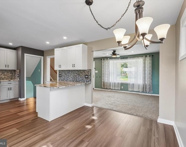 2176 Meadowview Drive - Photo Thumbnail 4
