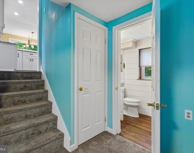 2176 Meadowview Drive - Photo Thumbnail 9