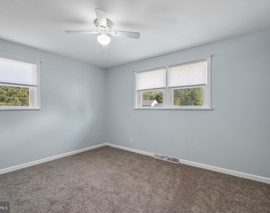 2176 Meadowview Drive - Photo Thumbnail 18