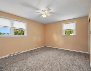 2176 Meadowview Drive - Photo Thumbnail 14