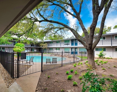 1210 Windsor Rd - Photo Thumbnail 11