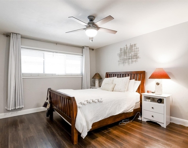 1210 Windsor Rd - Photo Thumbnail 7