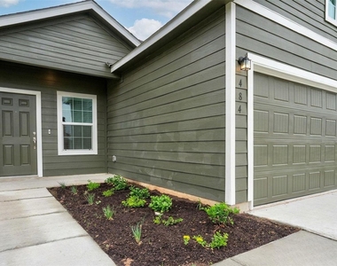 484 Gabbro Gdns - Photo Thumbnail 2
