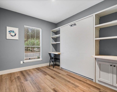 1109 Zacharys Way - Photo Thumbnail 13