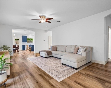 1109 Zacharys Way - Photo Thumbnail 2