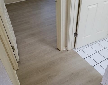 2224 Katy Ln - Photo Thumbnail 3