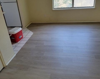 2224 Katy Ln - Photo Thumbnail 1